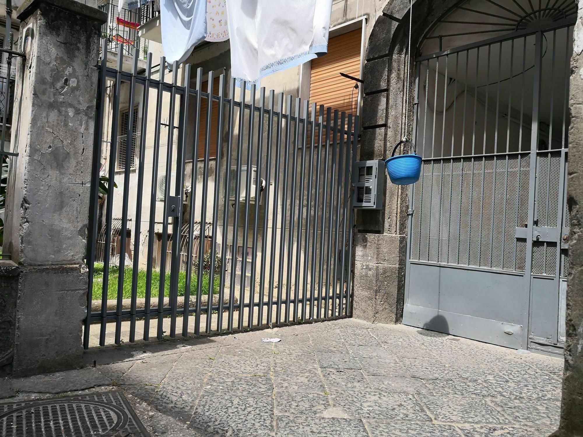 Fenesta Vascia Bed & Breakfast Naples Exterior photo