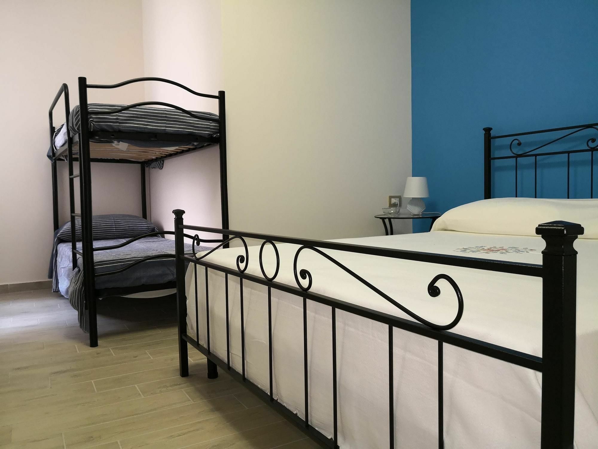 Fenesta Vascia Bed & Breakfast Naples Exterior photo
