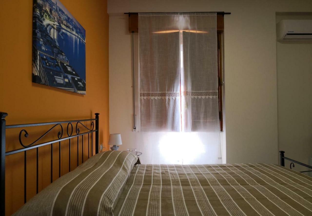 Fenesta Vascia Bed & Breakfast Naples Exterior photo